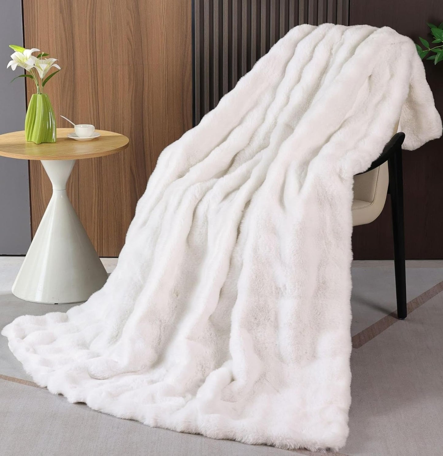 Faux Fluffy Fur Light Cream Beige Throw Blanket for Bedroom Couch Bed 50x60 Bunny Fuzzy Blanket for Adults Sofa Office Soft Thick Blanket Room Decor 860 GSM