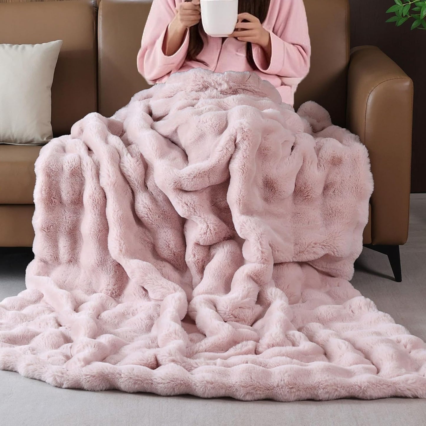 Faux Fluffy Fur Light Cream Beige Throw Blanket for Bedroom Couch Bed 50x60 Bunny Fuzzy Blanket for Adults Sofa Office Soft Thick Blanket Room Decor 860 GSM